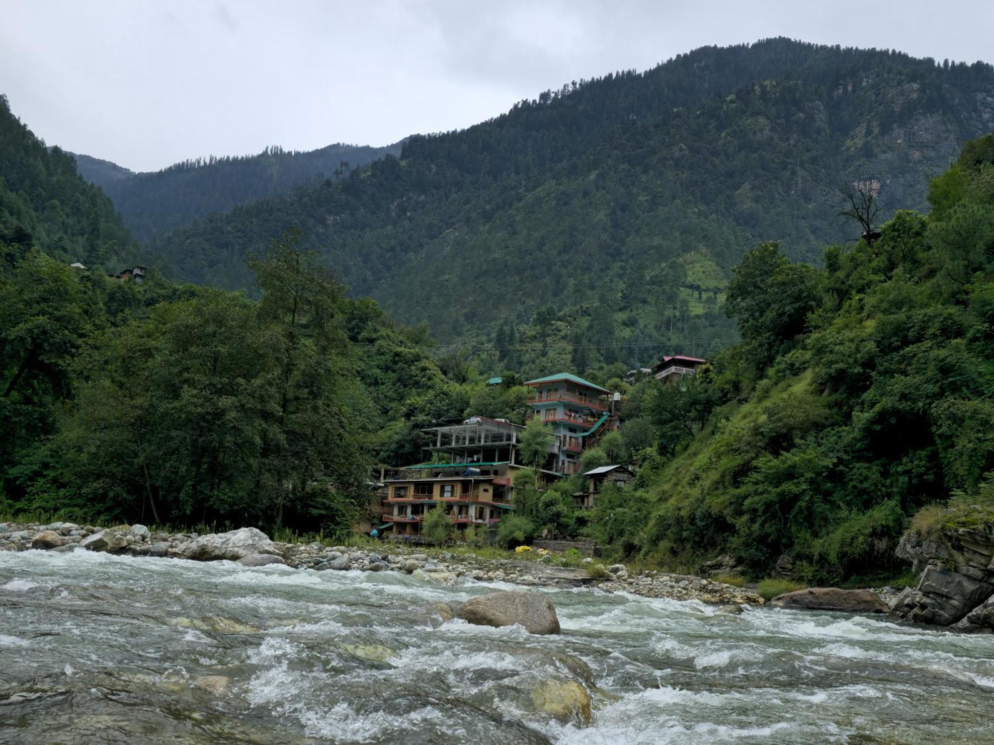 Sharda Resort-Tirthan Valley Banjār Eksteriør billede