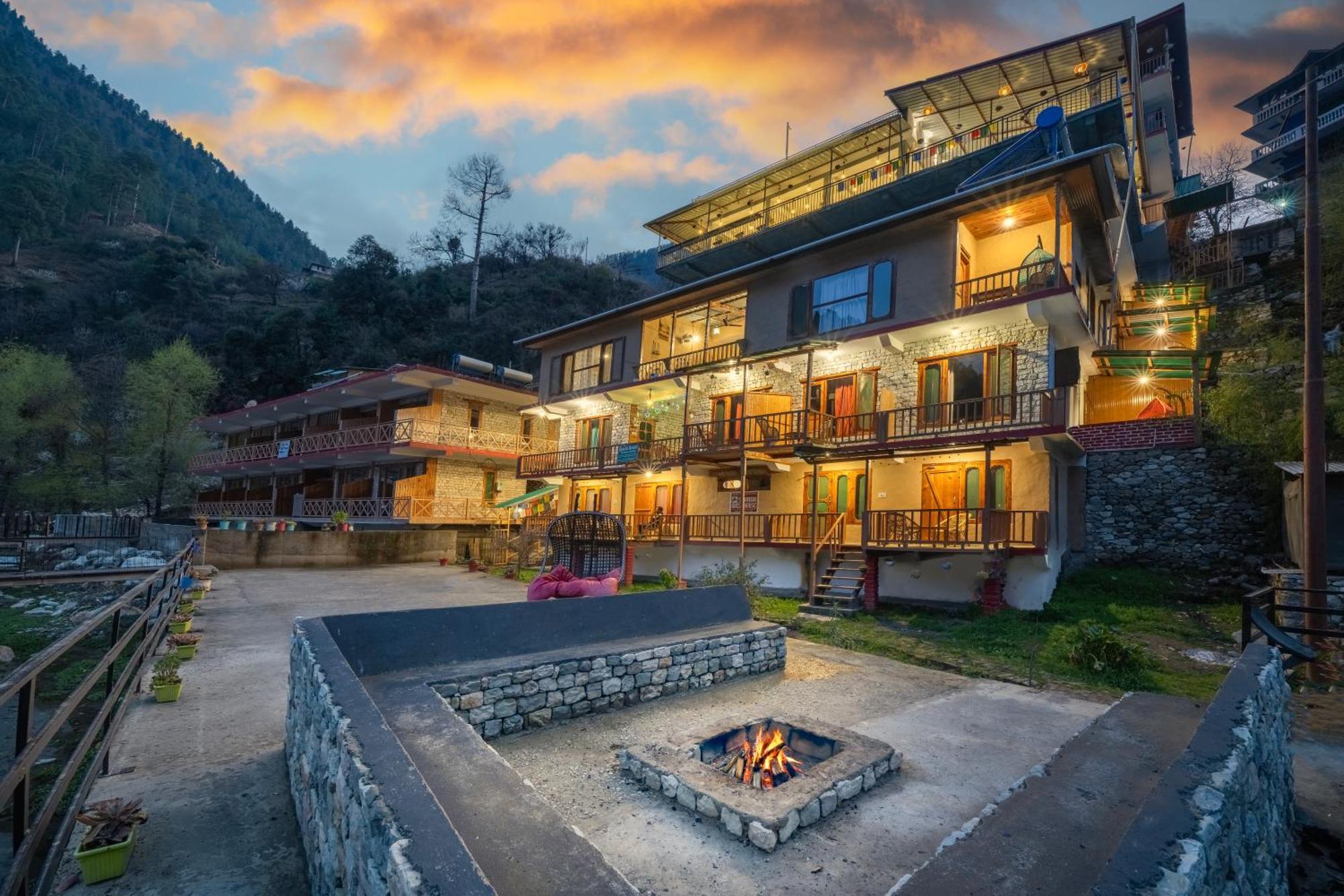 Sharda Resort-Tirthan Valley Banjār Eksteriør billede